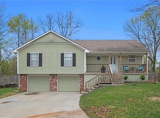 3304 SE Adams Dr, Blue Springs, MO 64014