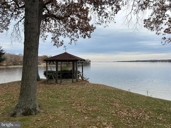 339 N Ferry Point Rd, Pasadena, MD 21122