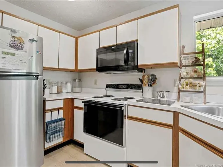 3351 Galleria Dr — Photo 12