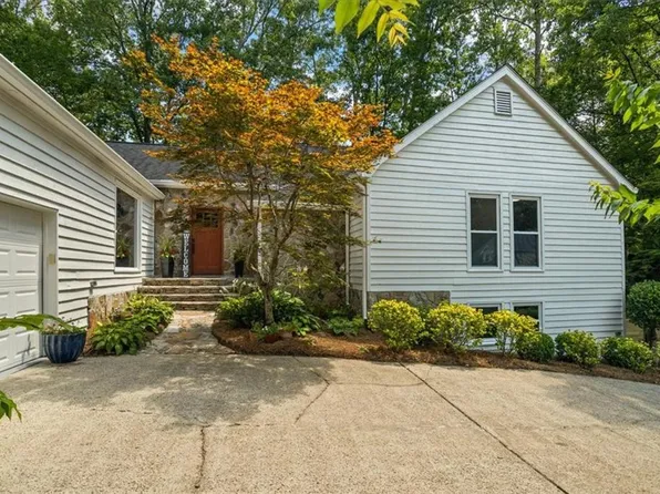 1595 Sandpoint Dr NE, Roswell, GA 30075
