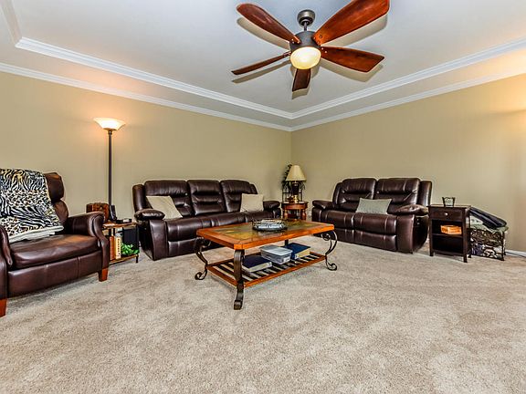 5th image of 2011 Chesterfield Dr