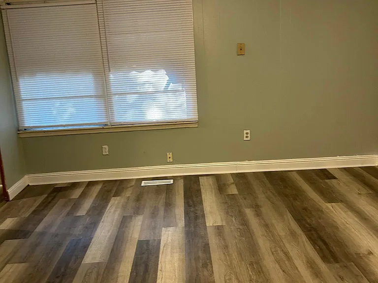 205 Evergreen St — Photo 11