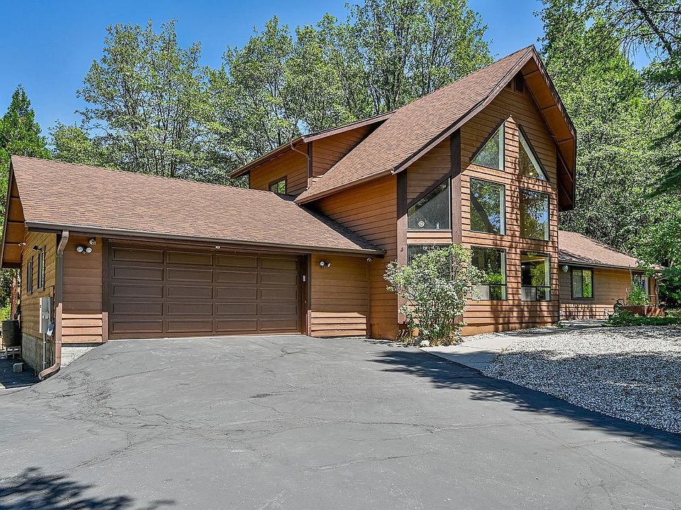 1st image of 424 Lotus Ln