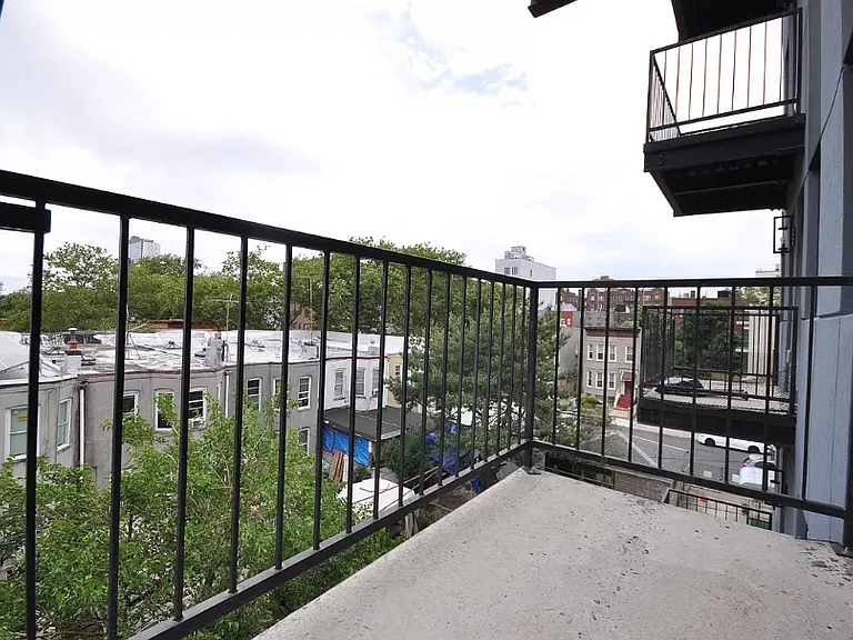 894 New York Ave #3B — Photo 7