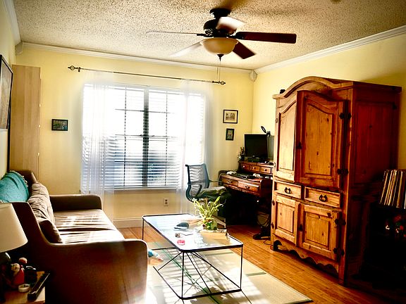 3rd image of 3902 Peterson Ave APT 205