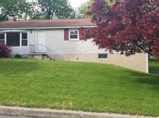 905 Willow Ln, Lebanon, PA 17046