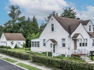 17 Rhode Island Ave, Cherry Hill, NJ 08002