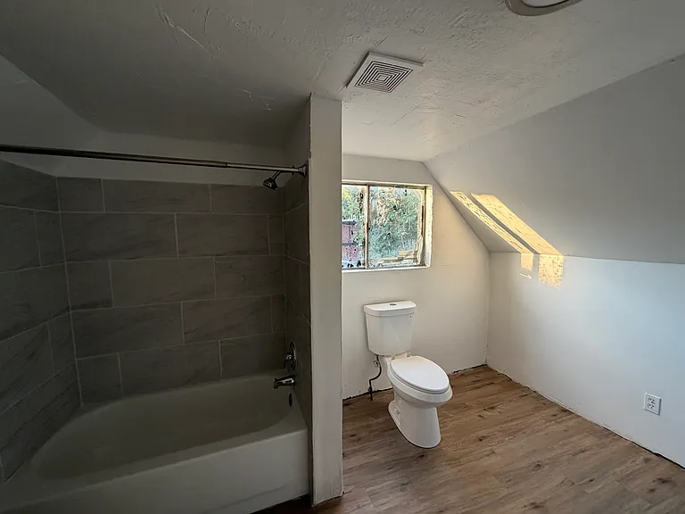 227 E Kensington Ave #3 — Photo 10