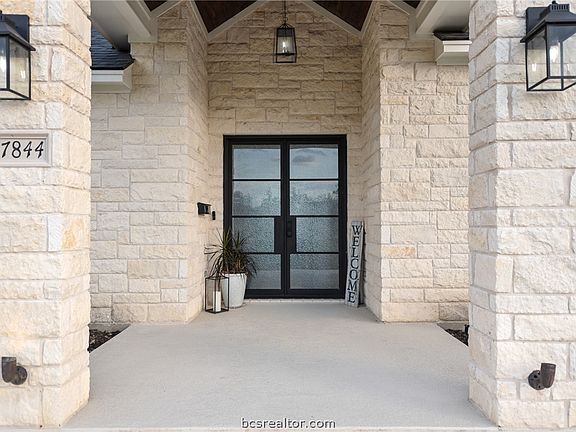 4th image of 7844 Mathis Creek Dr