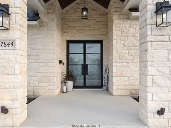 7844 Mathis Creek Dr, Bryan, TX 77808