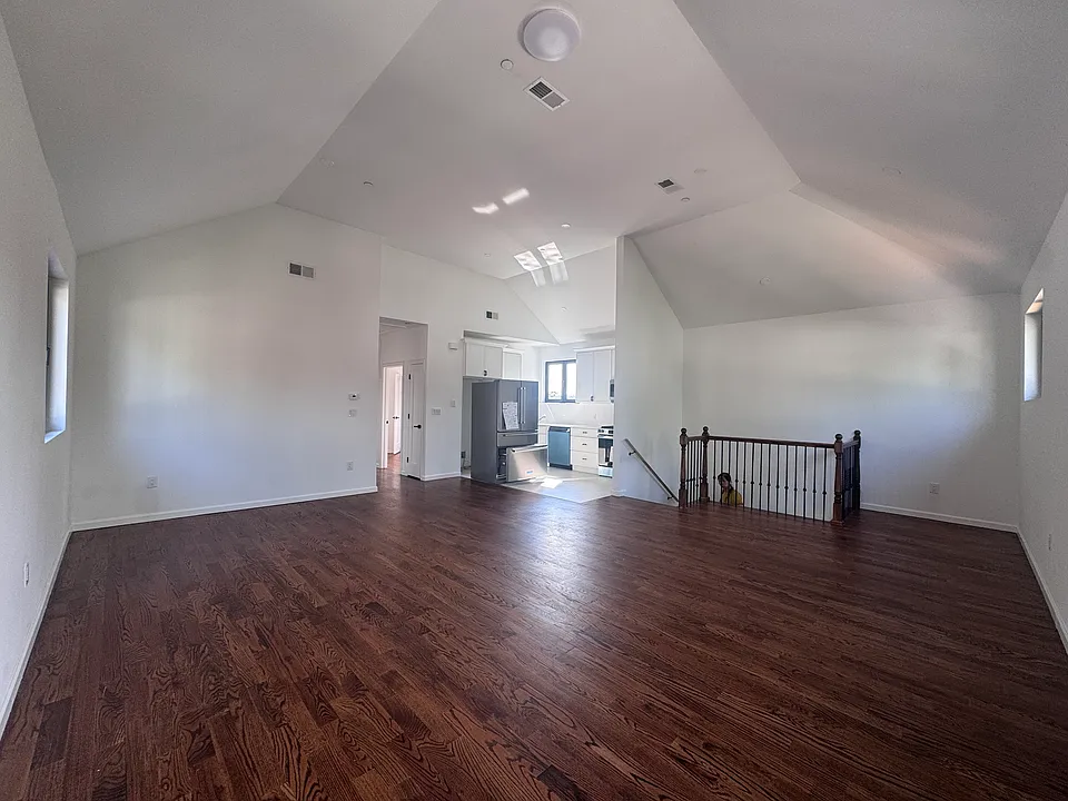 153 Hull Ave #2
