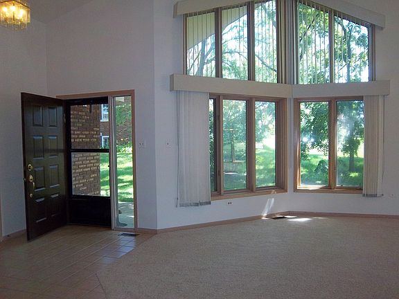 4th image of 1128 Driftwood Ct