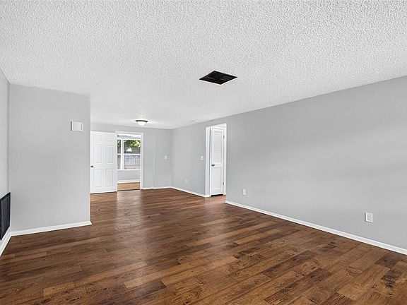 4th image of 8905 Tropical Palm Way
