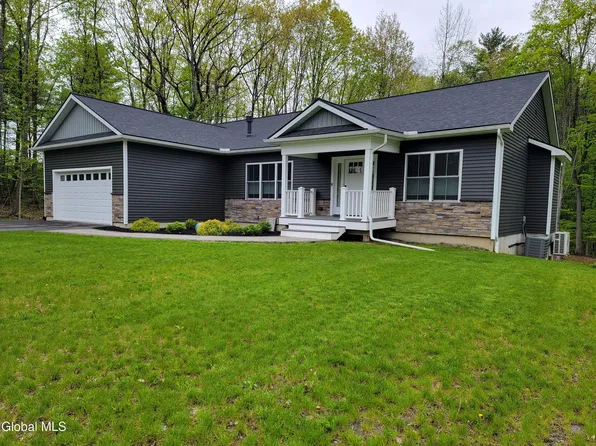 70 Smith Road, Mechanicville, NY 12065