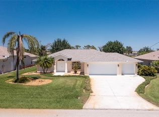 34 Fairway Rd, Rotonda West, FL 33947