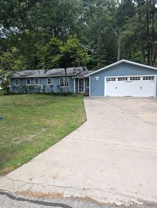 2850 N Lakeview Dr, Sanford, MI, 48657