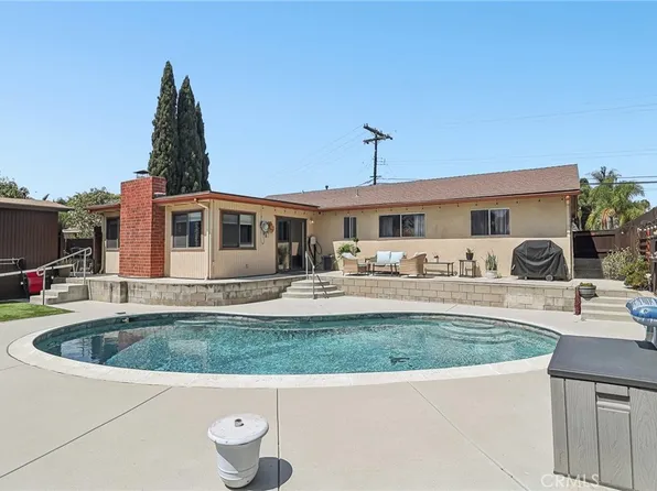 3018 Thunder Dr, Oceanside, CA 92056