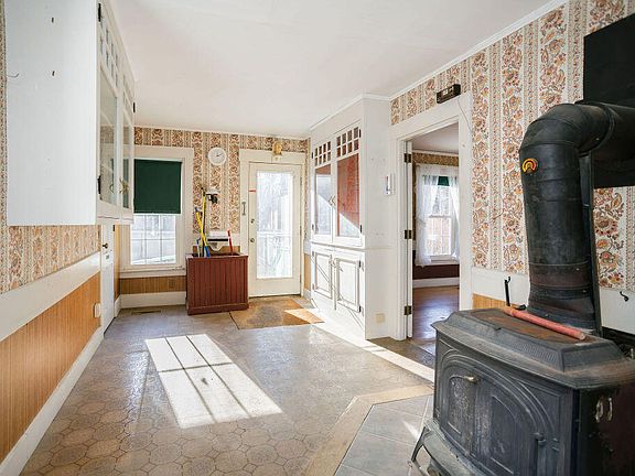 12th image of this home