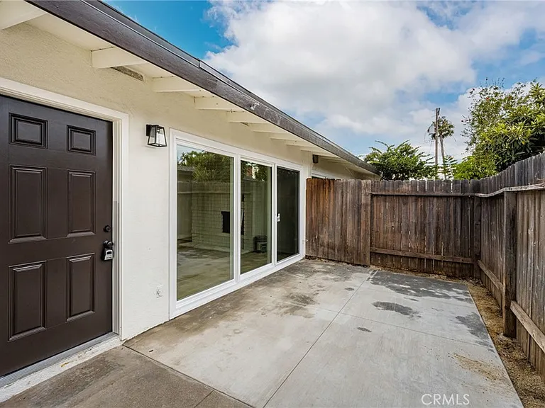780 N Shattuck Pl — Photo 14