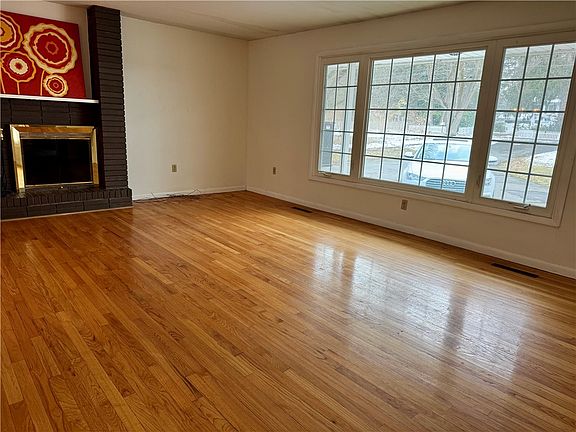 2nd image of 1030 Hanshaw Rd