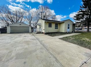 107 Gillie Dr, Jackson, MN 56143