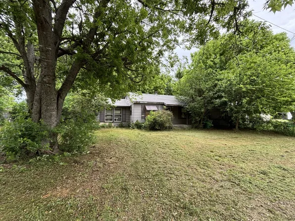 507 Hodge St, Bowie, TX 76230