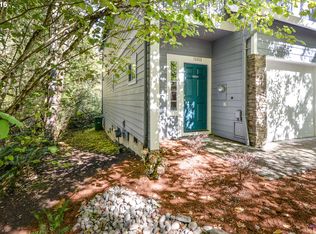 15855 SW Blackstone Dr, Beaverton, OR 97007