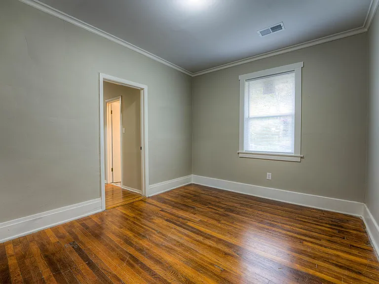 342 N Claybrook St — Photo 14