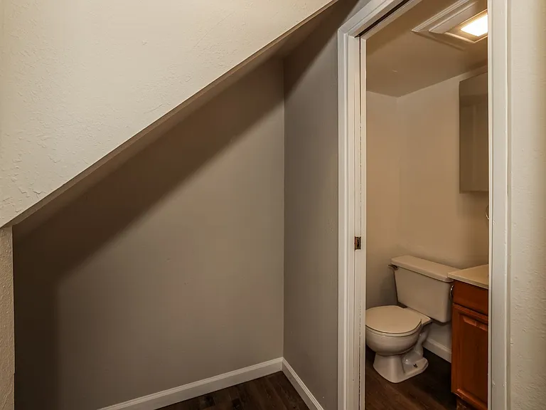 5851 Vallejo St #D — Photo 15