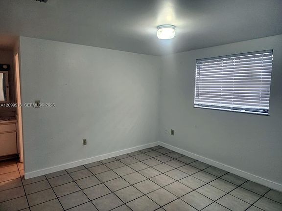 5th image of 3051 NW 14th St #3