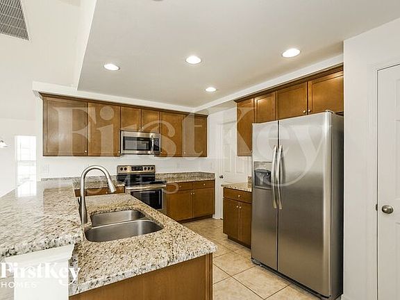 4th image of 2837 NW 19th Ave