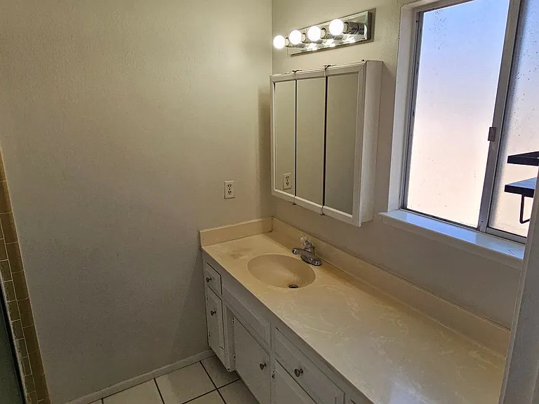 812 Kinnett Ave — Photo 10