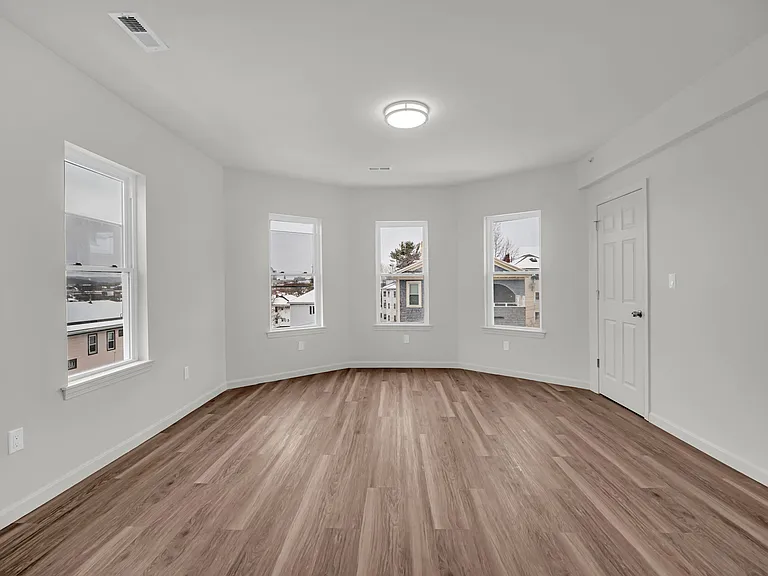 12 Alpine St #3 — Photo 14