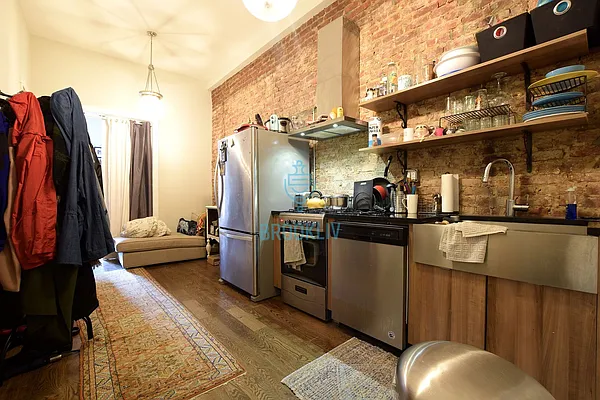 Rented by null | media 13