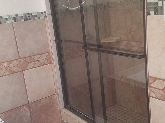 2nd image of 3465 Algonquin Cir