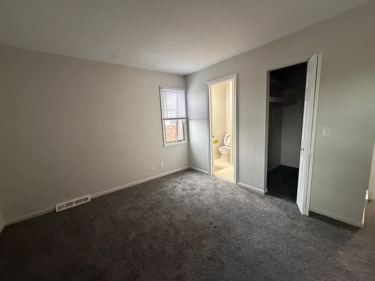 5544 Cresthaven Ln #C — Photo 5