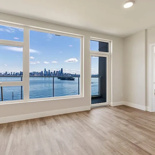 17 Harbor Ave SW #400 — Photo 4