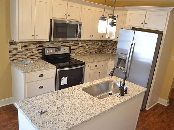 4th image of 122 Kaycee Cv
