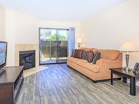 2nd image of 3824 Pendiente Ct #S208