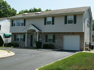 36 Raymond St, Islip, NY 11751