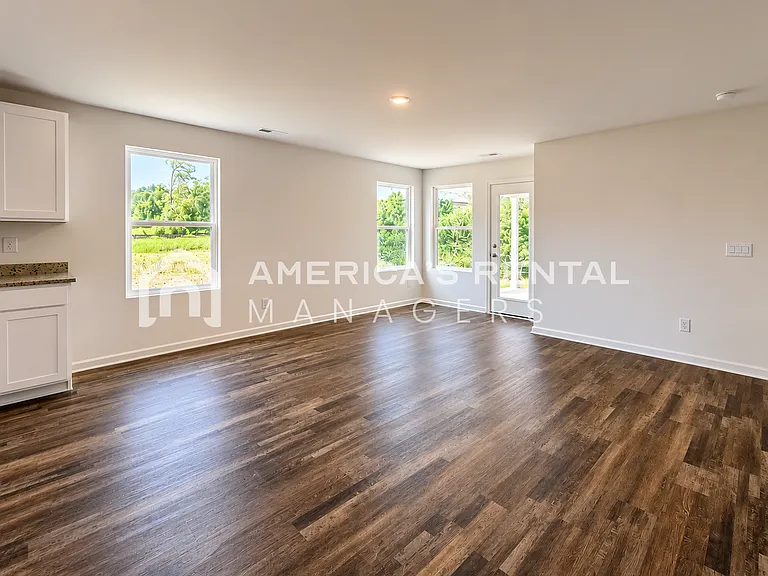 309 Oakmont Cir — Photo 30