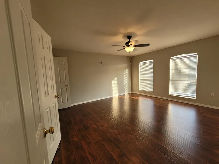 3805 Exeter Ln — Photo 11