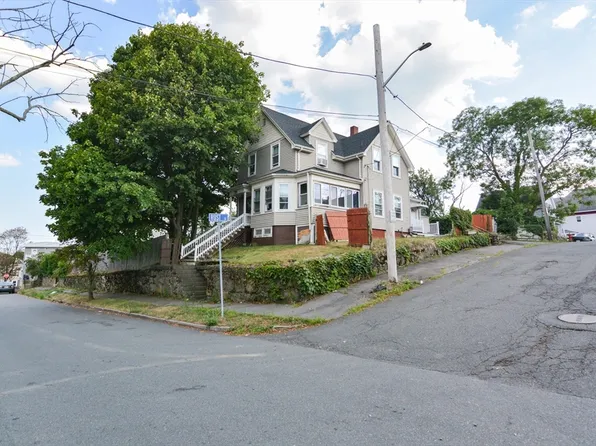79 Webster St, Lynn, MA 01902