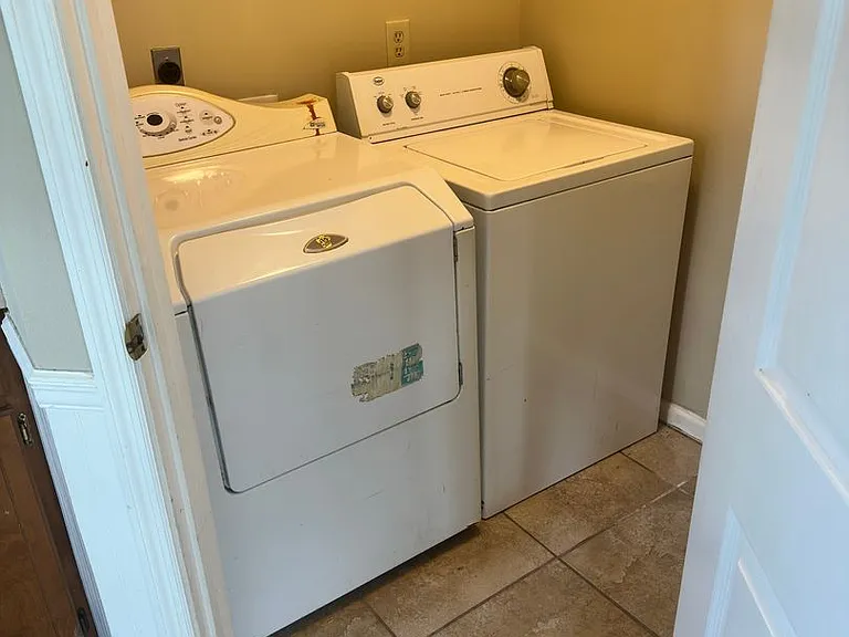 1763 Wayland Park Dr — Photo 16