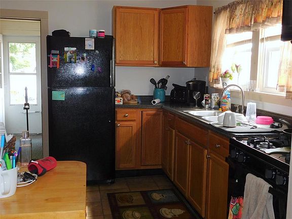 3rd image of 22 Utica Ave
