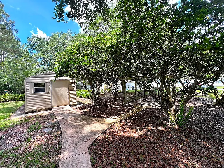 87 Rose Dr — Photo 15