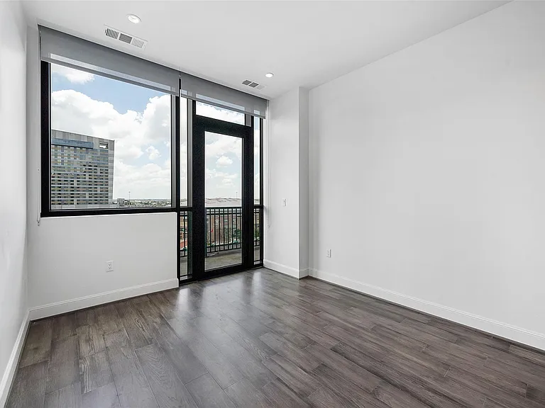 1211 Caroline St #1102 — Photo 6