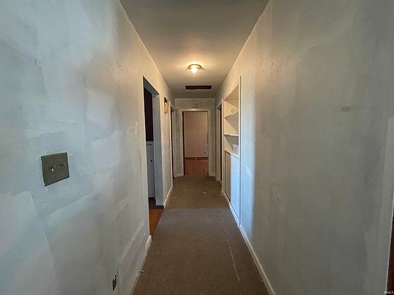 5th image of 206 E South St