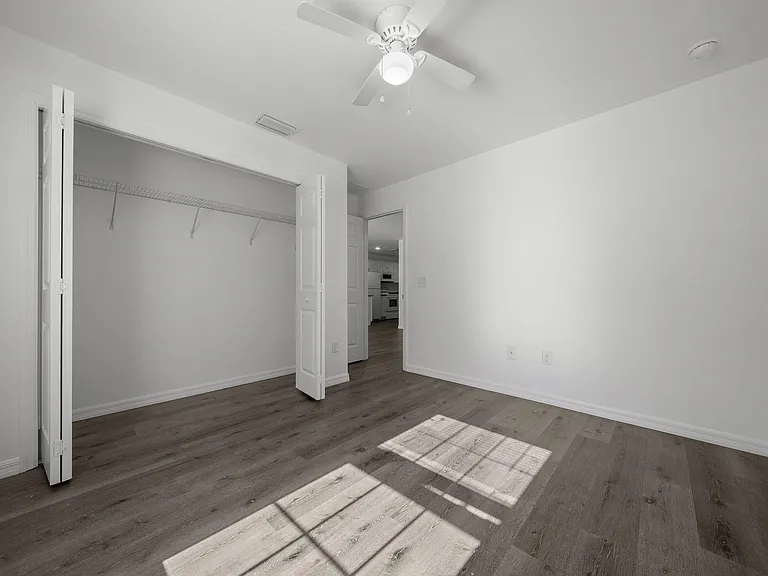 1537 NE 14th St — Photo 10