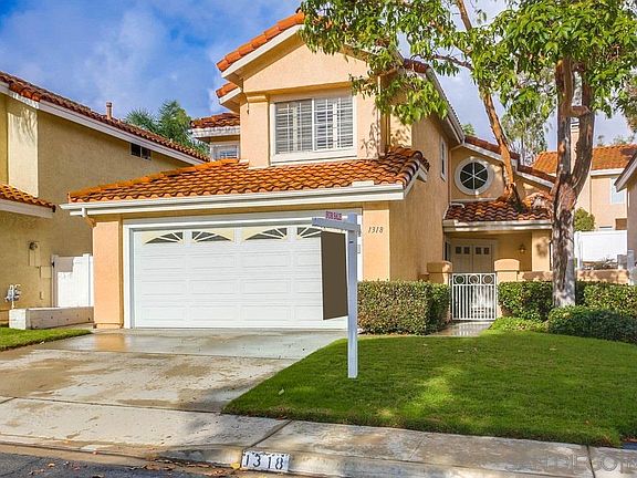 3rd image of 1318 Montego Ct